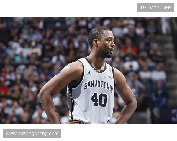 马刺球星巴恩斯跨界联动国米 世俱杯前夕获赠专属球衣(1)